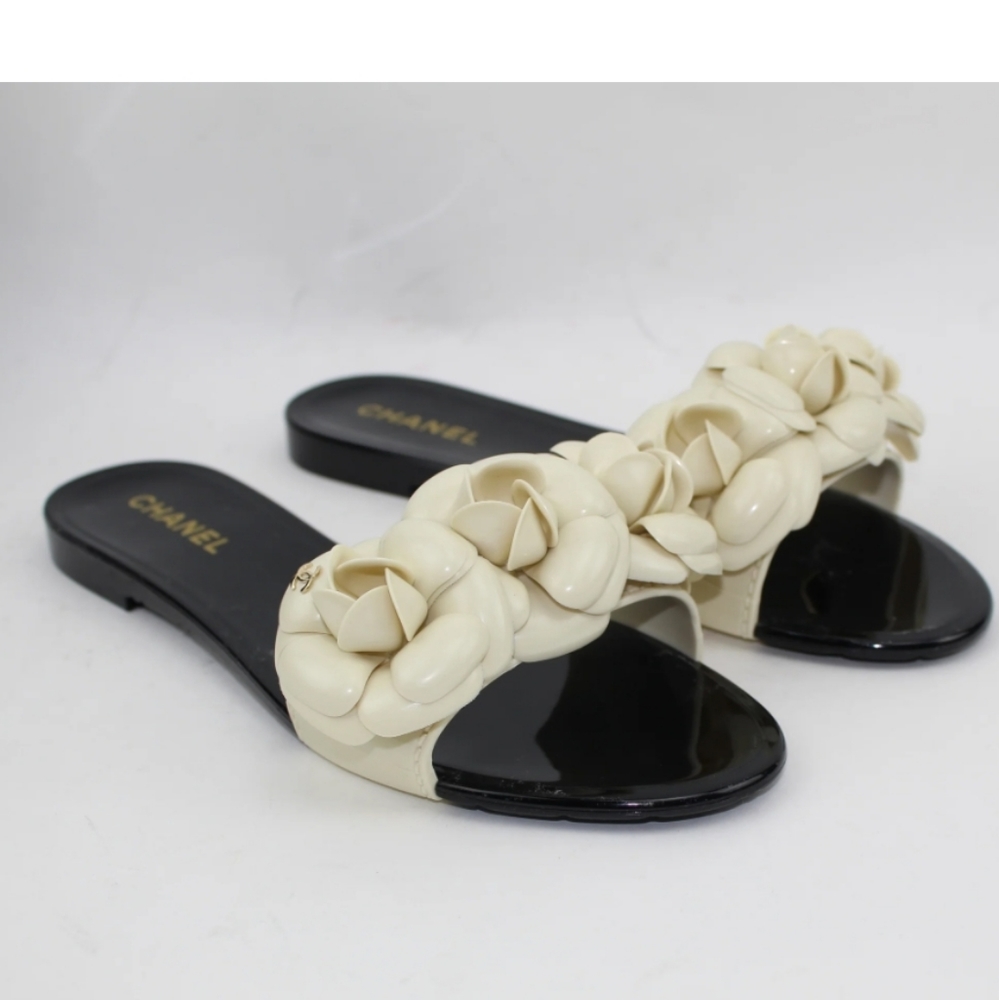 Chanel rubber slides with flower 37